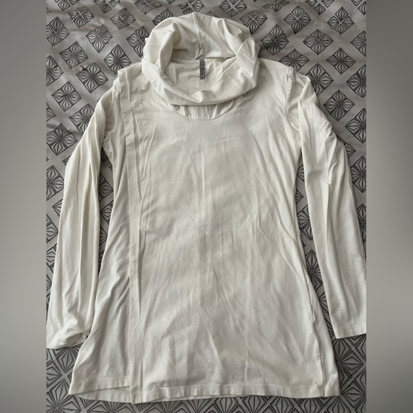Blue Canoe white long sleeve turtleneck size small - Picture 1 of 5